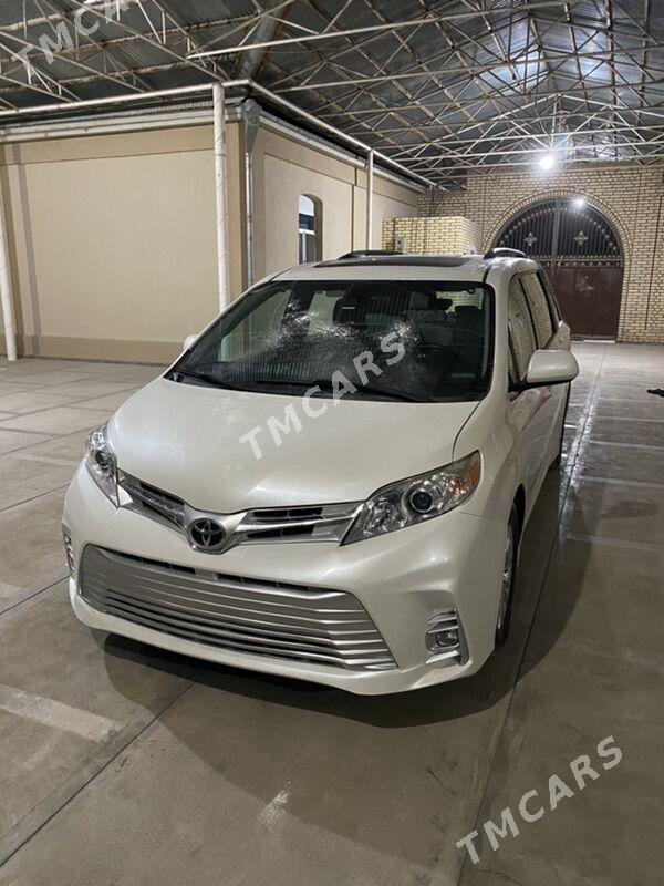 Toyota Sienna 2019 - 465 000 TMT - Мары - img 10