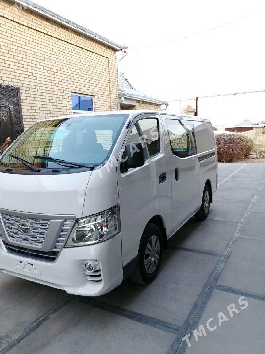 Nissan Urvan 2020 - 330 000 TMT - Векильбазар - img 7