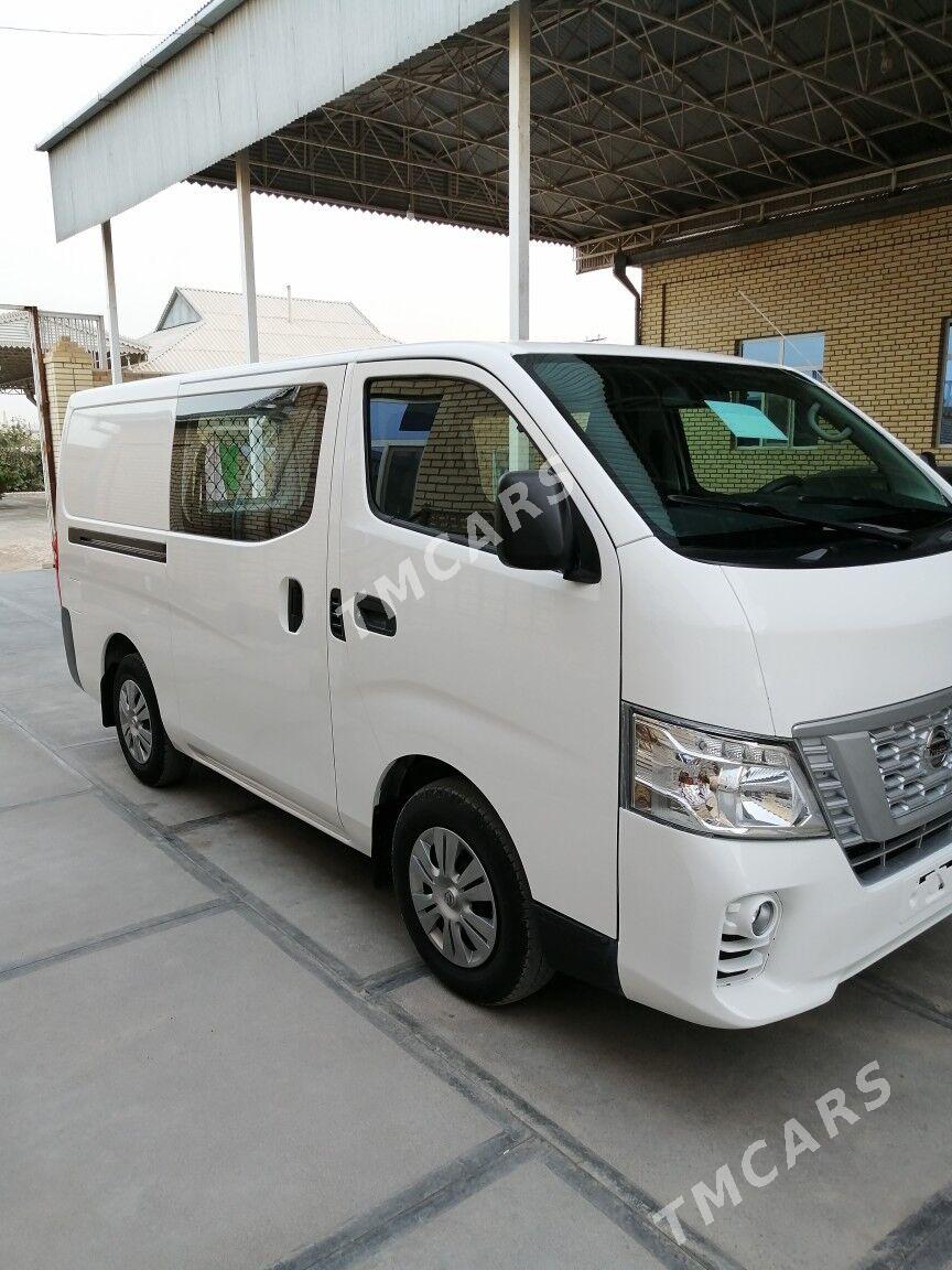 Nissan Urvan 2020 - 330 000 TMT - Векильбазар - img 6