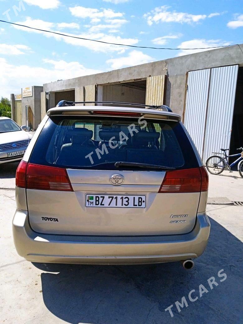 Toyota Sienna 2004 - 180 000 TMT - Туркменабат - img 8