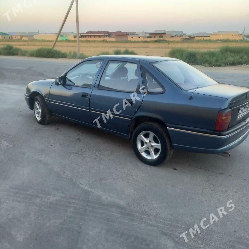 Opel Vectra 1990 - 23 000 TMT - Мары - img 3