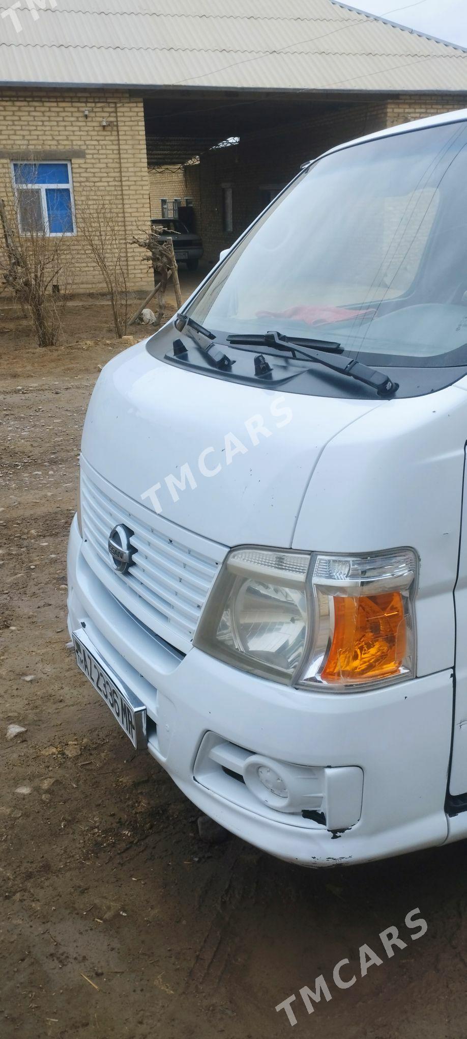 Nissan Urvan 2007 - 120 000 TMT - Каракумский этрап - img 3