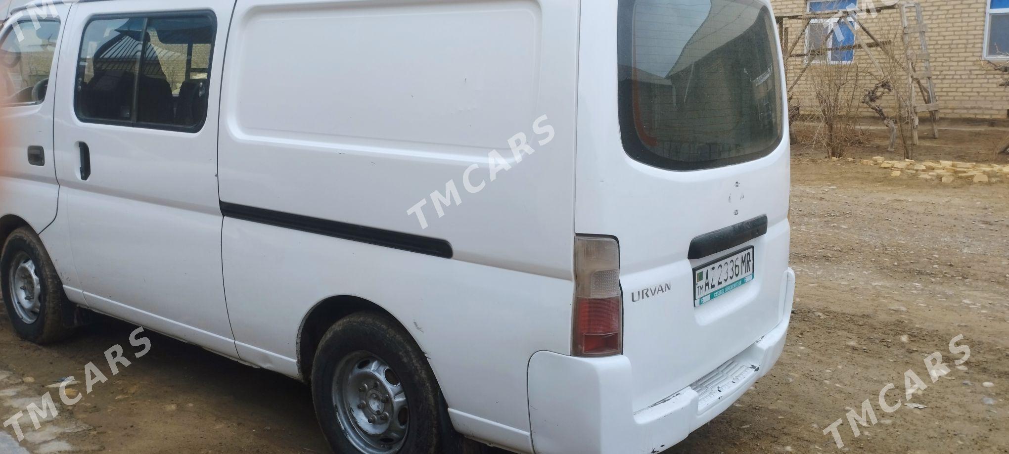 Nissan Urvan 2007 - 120 000 TMT - Garagum etraby - img 2