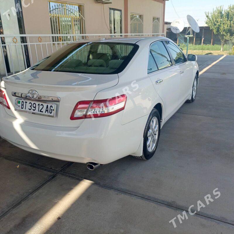 Toyota Camry 2011 - 165 000 TMT - Бузмеин - img 3