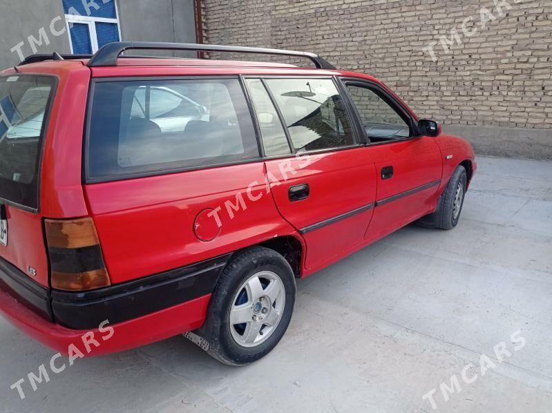 Opel Astra 1996 - 30 000 TMT - Фарап - img 3