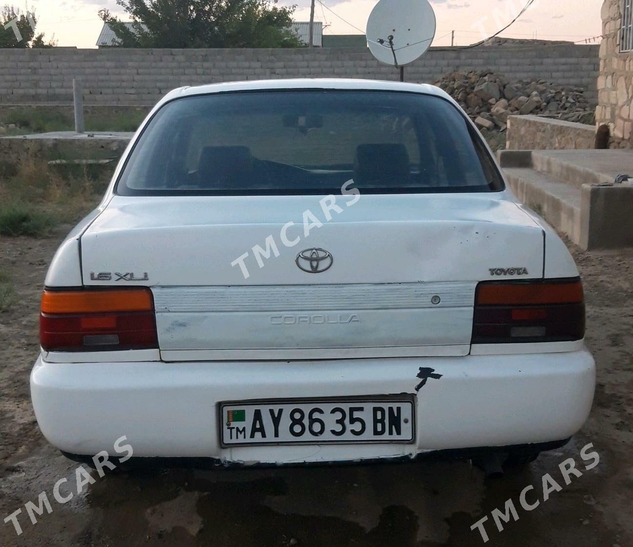 Toyota Corolla 1994 - 35 000 TMT - Берекет - img 3