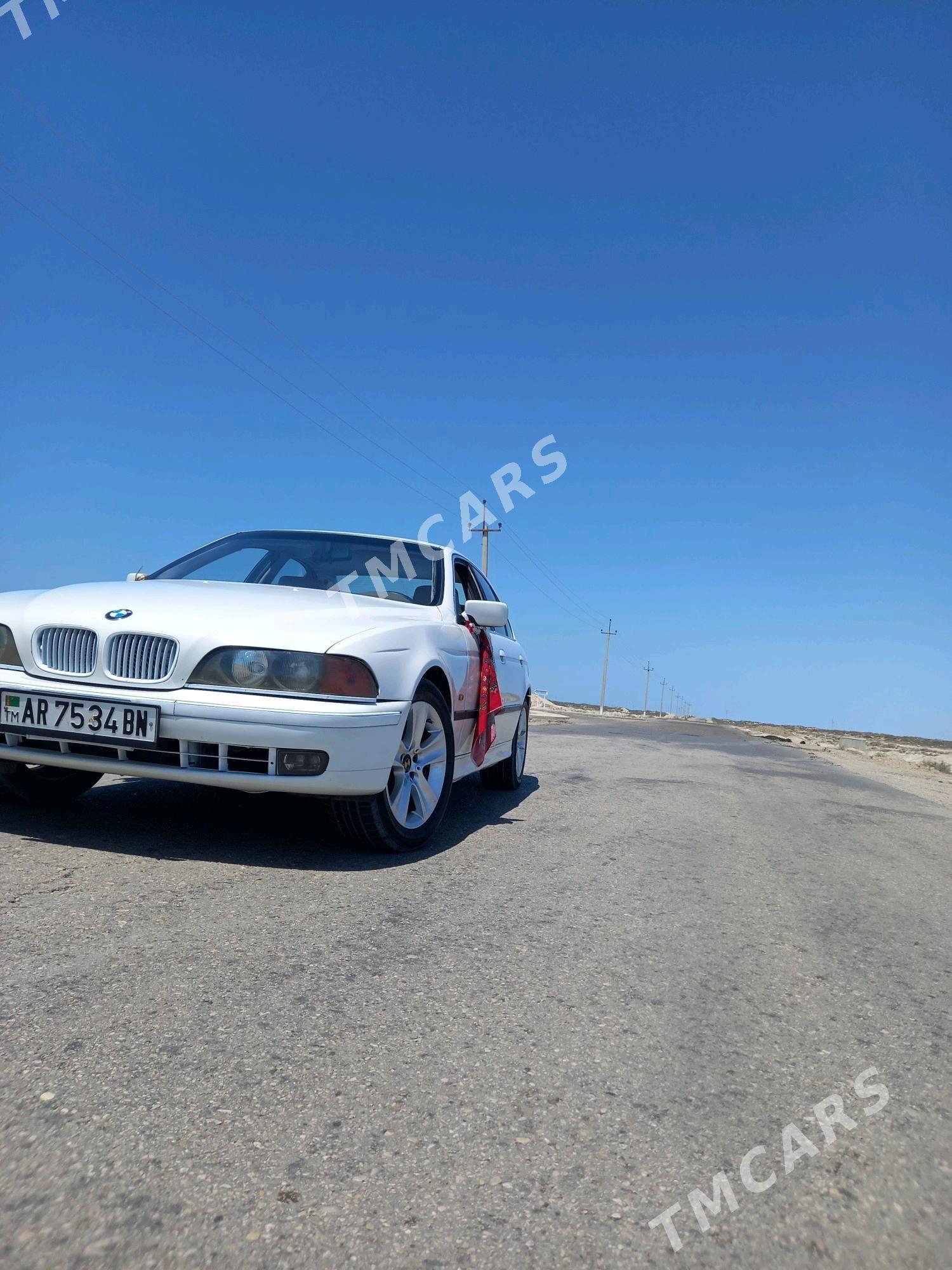 BMW E39 1997 - 67 000 TMT - Türkmenbaşy - img 6