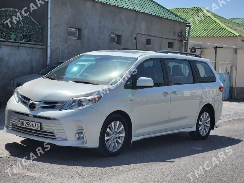 Toyota Sienna 2018 - 490 000 TMT - Гуртли - img 8