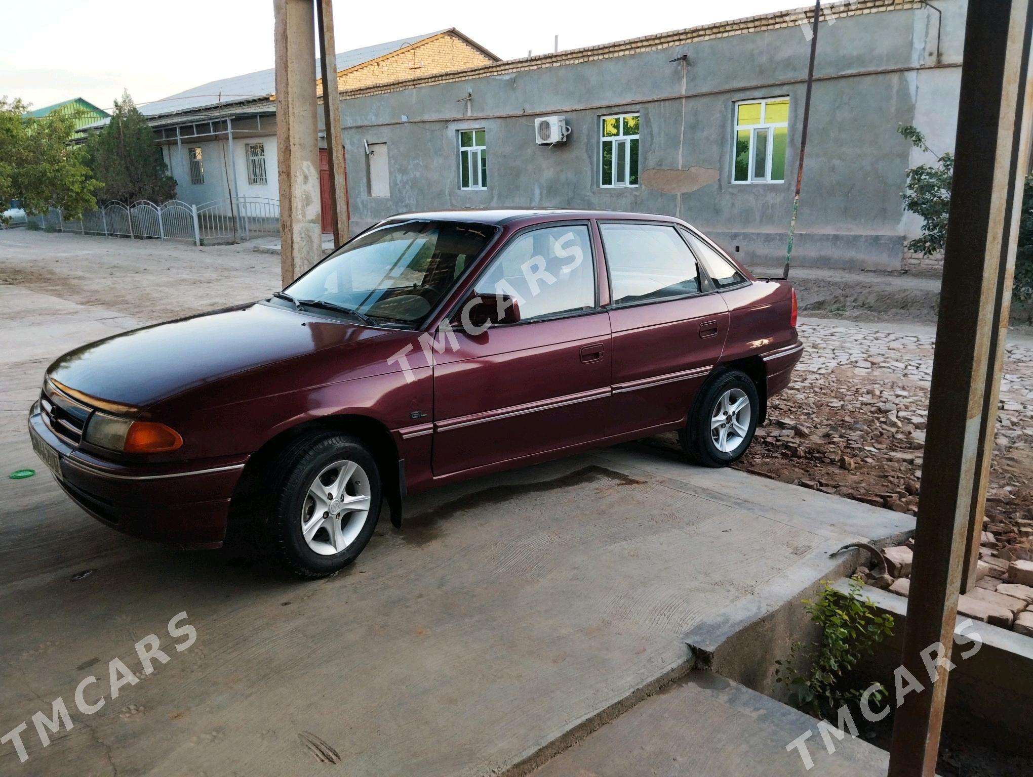 Opel Astra 1992 - 26 000 TMT - Гурбансолтан Едже - img 2