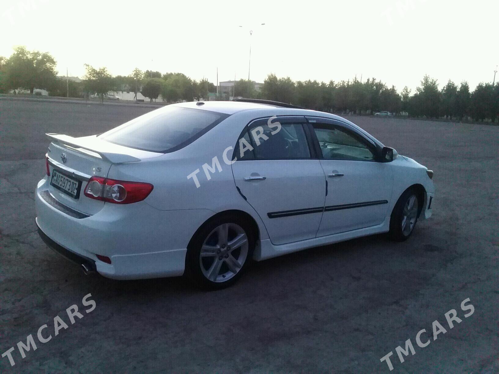 Toyota Corolla 2011 - 160 000 TMT - Дашогуз - img 3