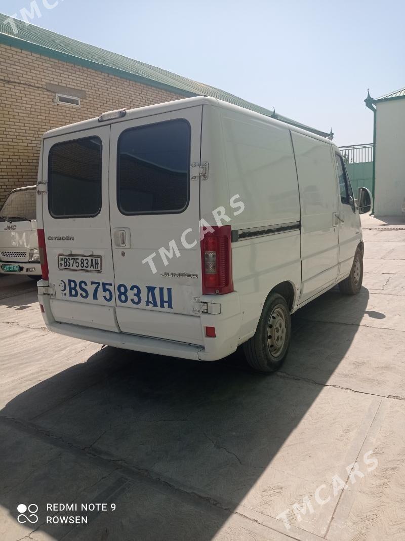 Toyota Hiace 2005 - 80 000 TMT - Мары - img 6