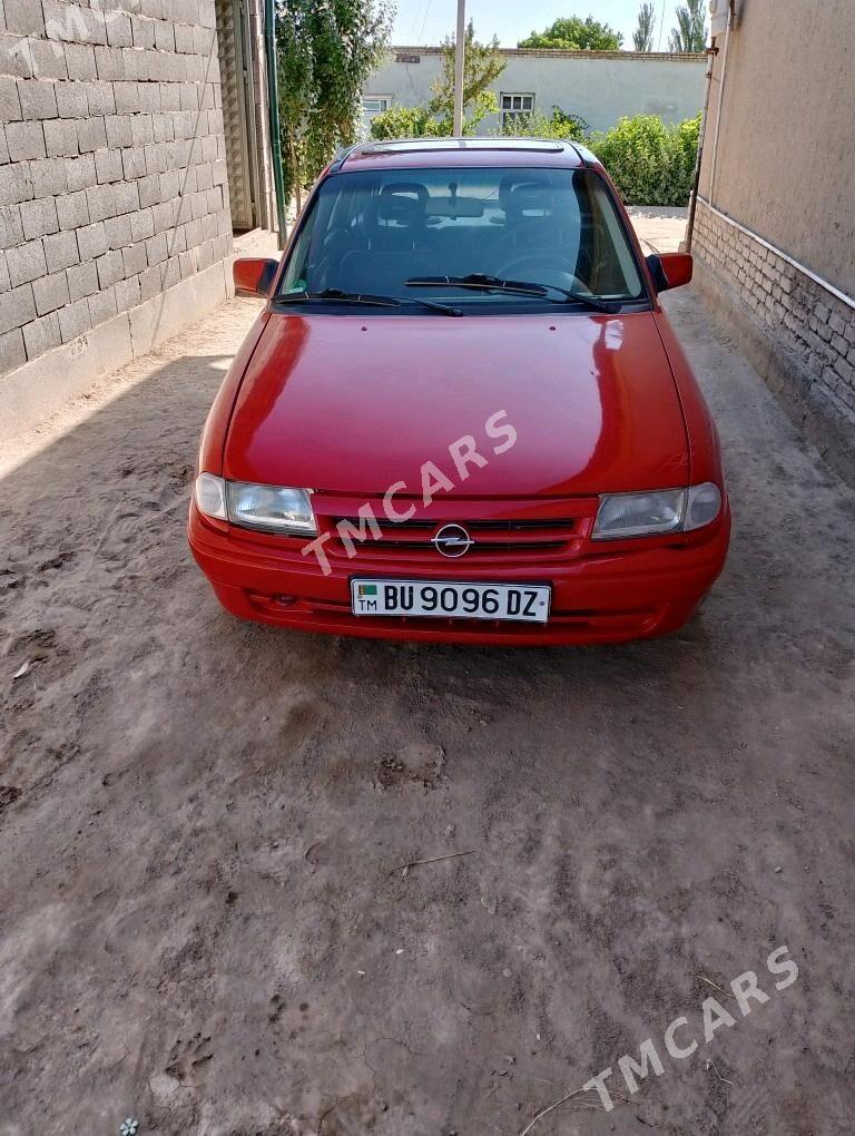 Opel Astra 1994 - 28 000 TMT - Gurbansoltan Eje - img 4