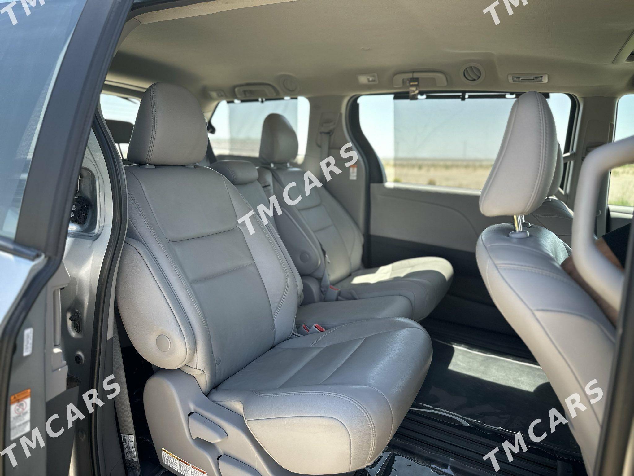 Toyota Sienna 2019 - 395 000 TMT - Гурбансолтан Едже - img 2