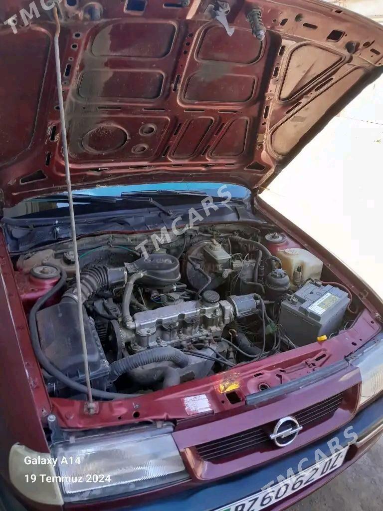 Opel Vectra 1993 - 35 000 TMT - Şabat etr. - img 6