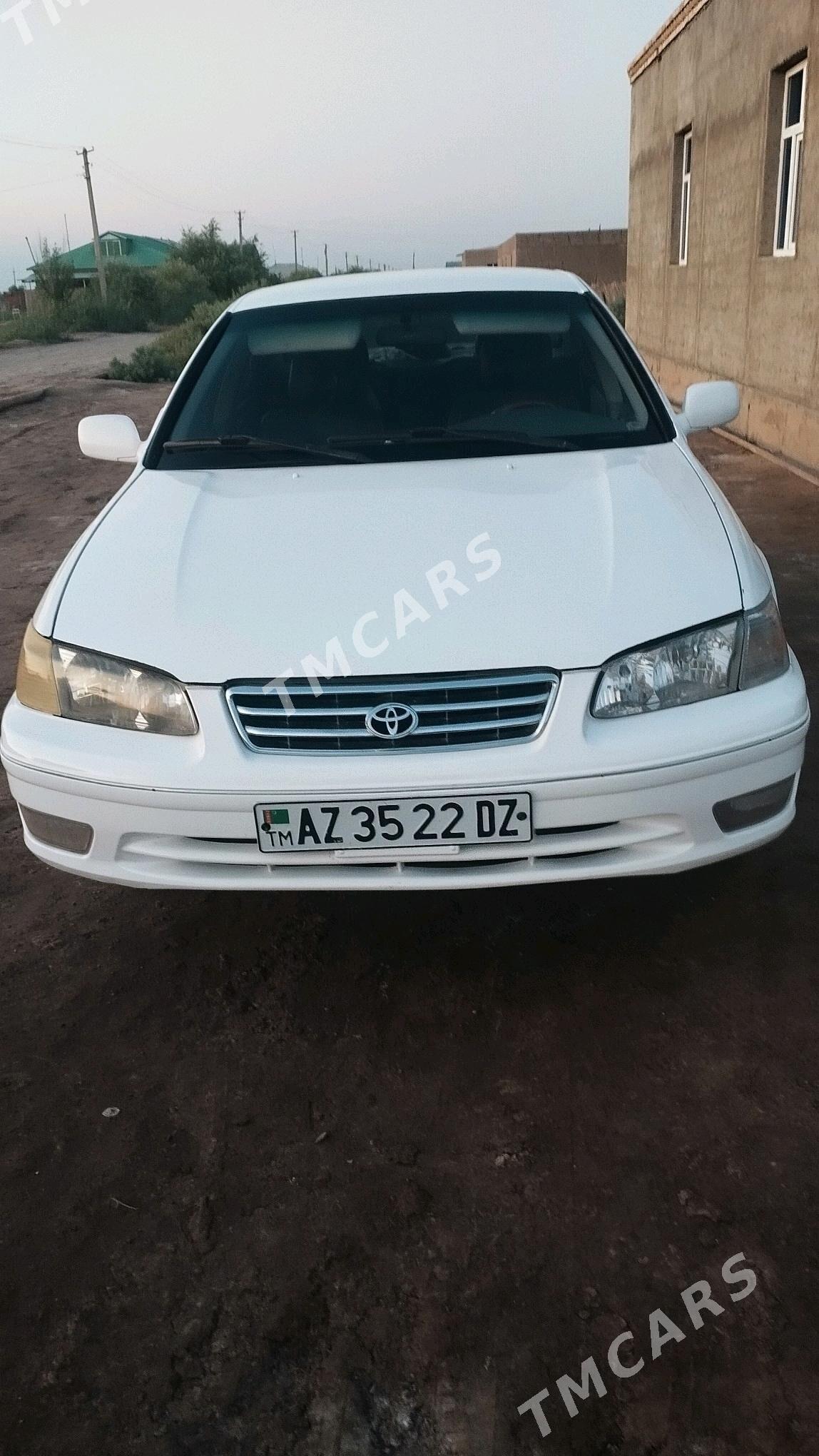 Toyota Camry 2001 - 100 000 TMT - Köneürgenç - img 3