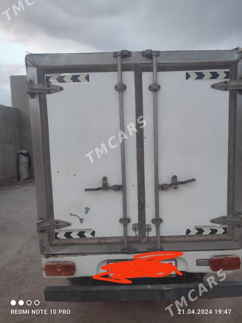 Toyota Hiace 2012 - 140 000 TMT - Дашогуз - img 5