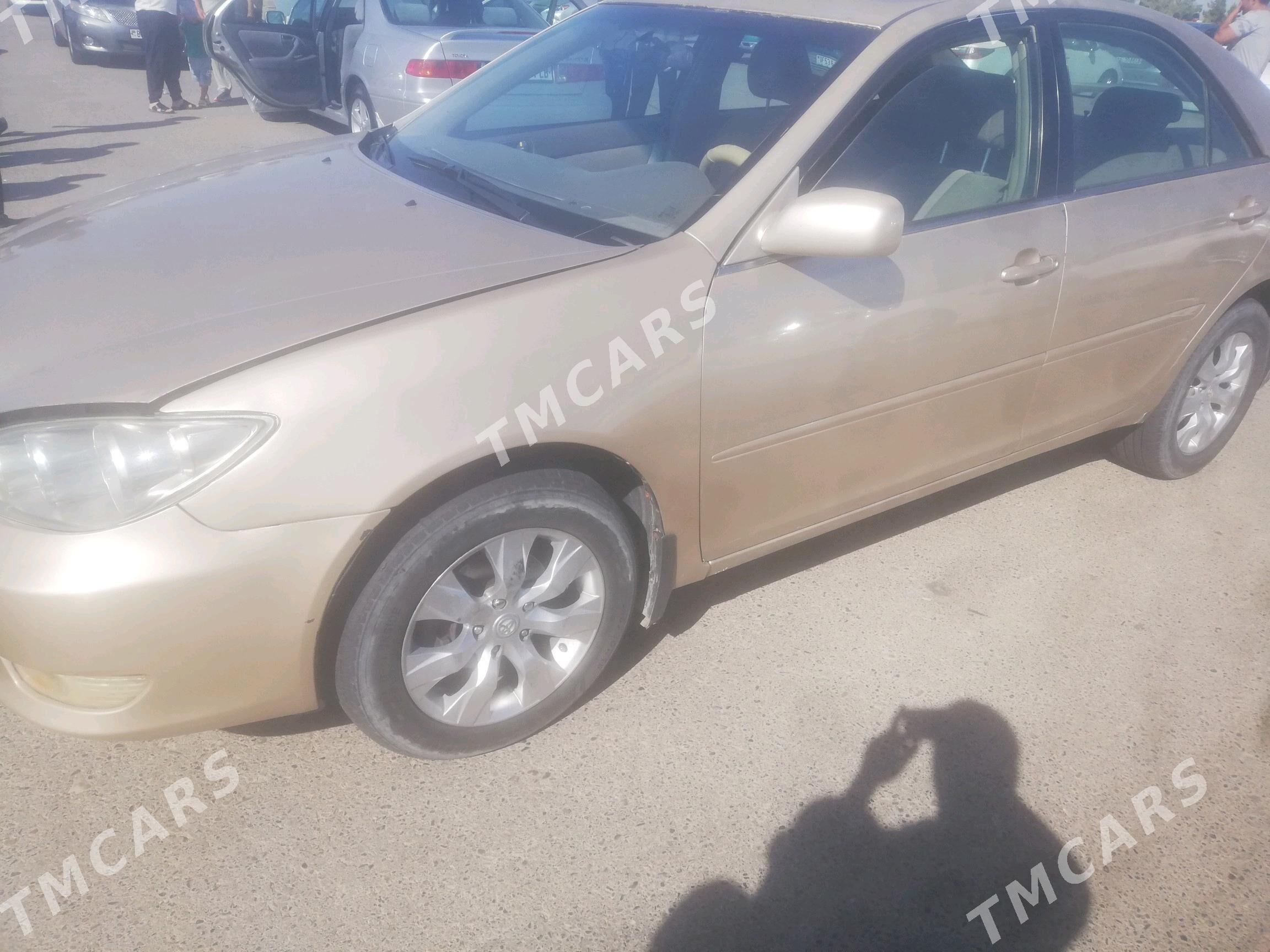 Toyota Camry 2005 - 110 000 TMT - Halaç - img 3