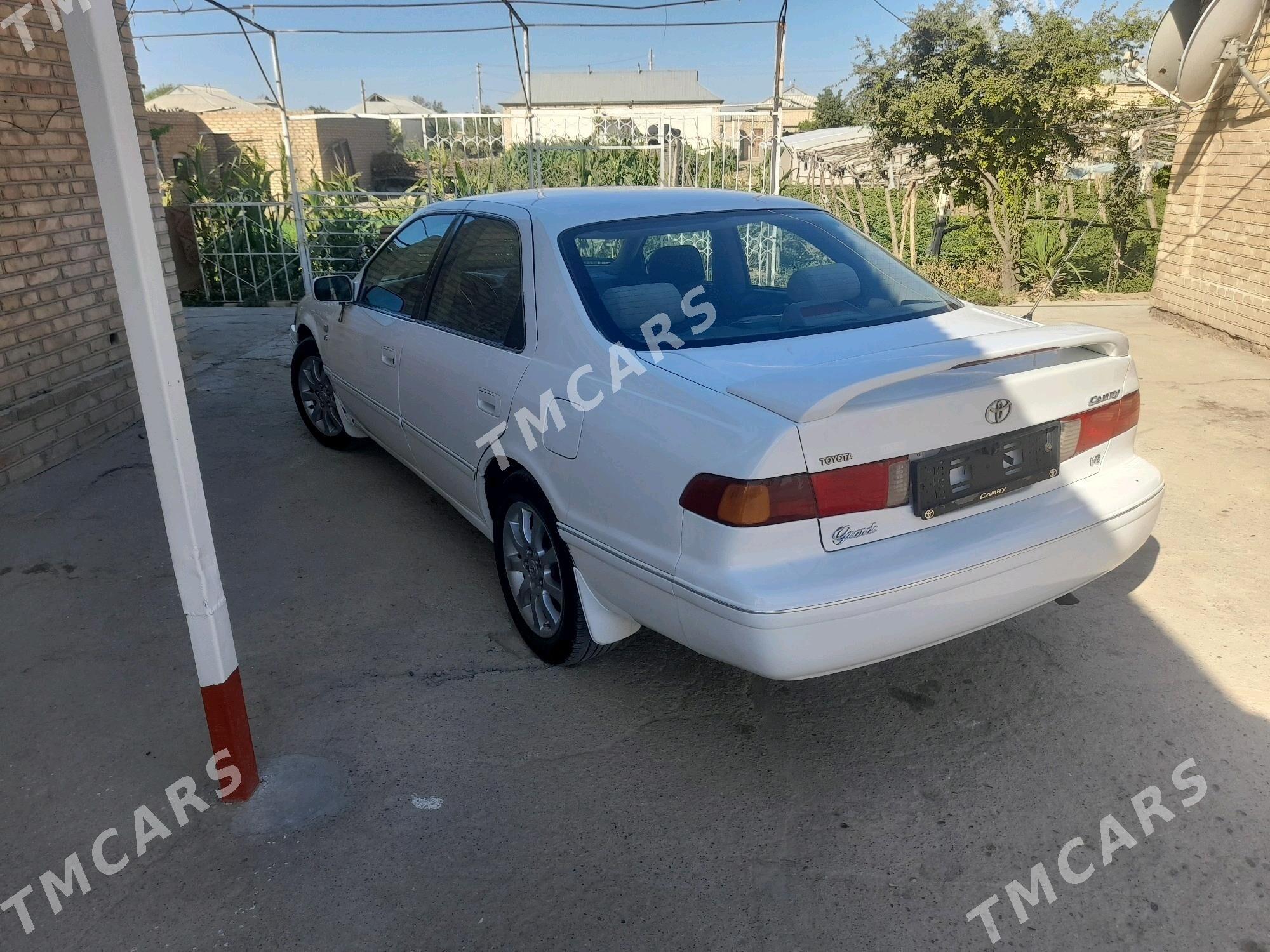 Toyota Camry 1998 - 110 000 TMT - Мары - img 2