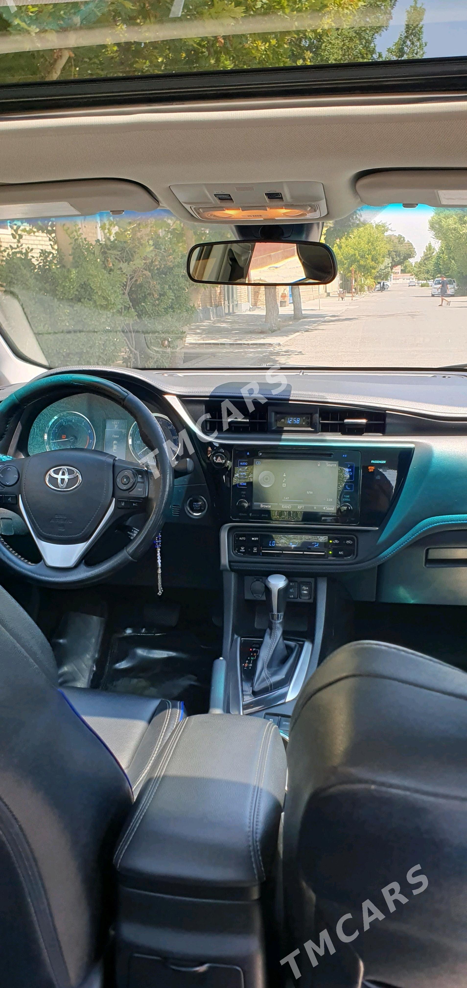 Toyota Corolla 2017 - 180 000 TMT - Кëши - img 4