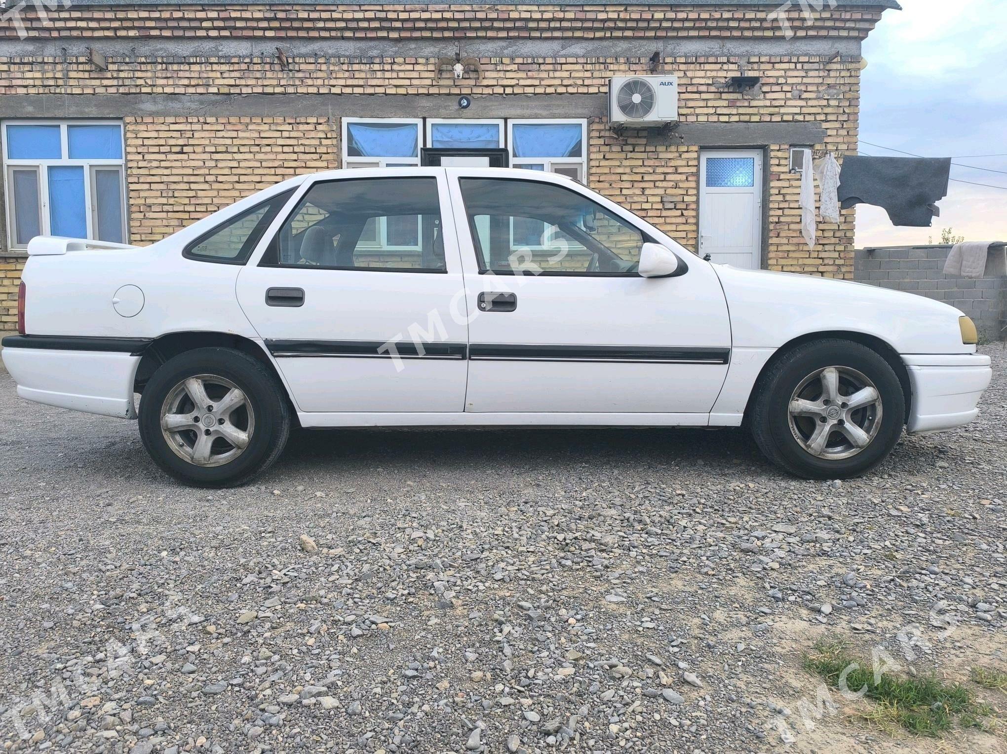 Opel Vectra 1994 - 51 000 TMT - Бахарден - img 2