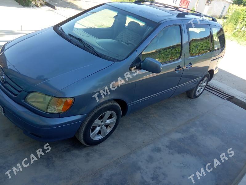 Toyota Sienna 2002 - 170 000 TMT - Фарап - img 2