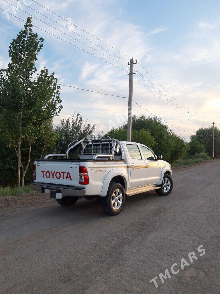 Toyota Hilux 2015 - 390 000 TMT - Daşoguz - img 3