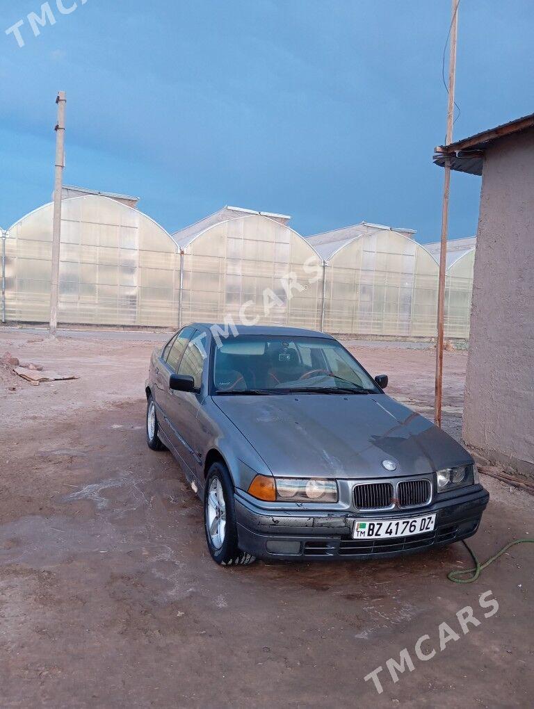 BMW 320 1992 - 25 000 TMT - Гурбансолтан Едже - img 2