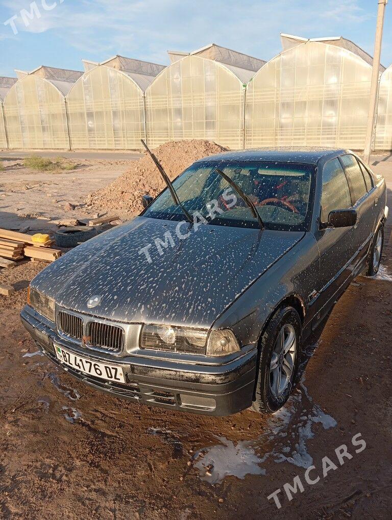 BMW 320 1992 - 25 000 TMT - Гурбансолтан Едже - img 8