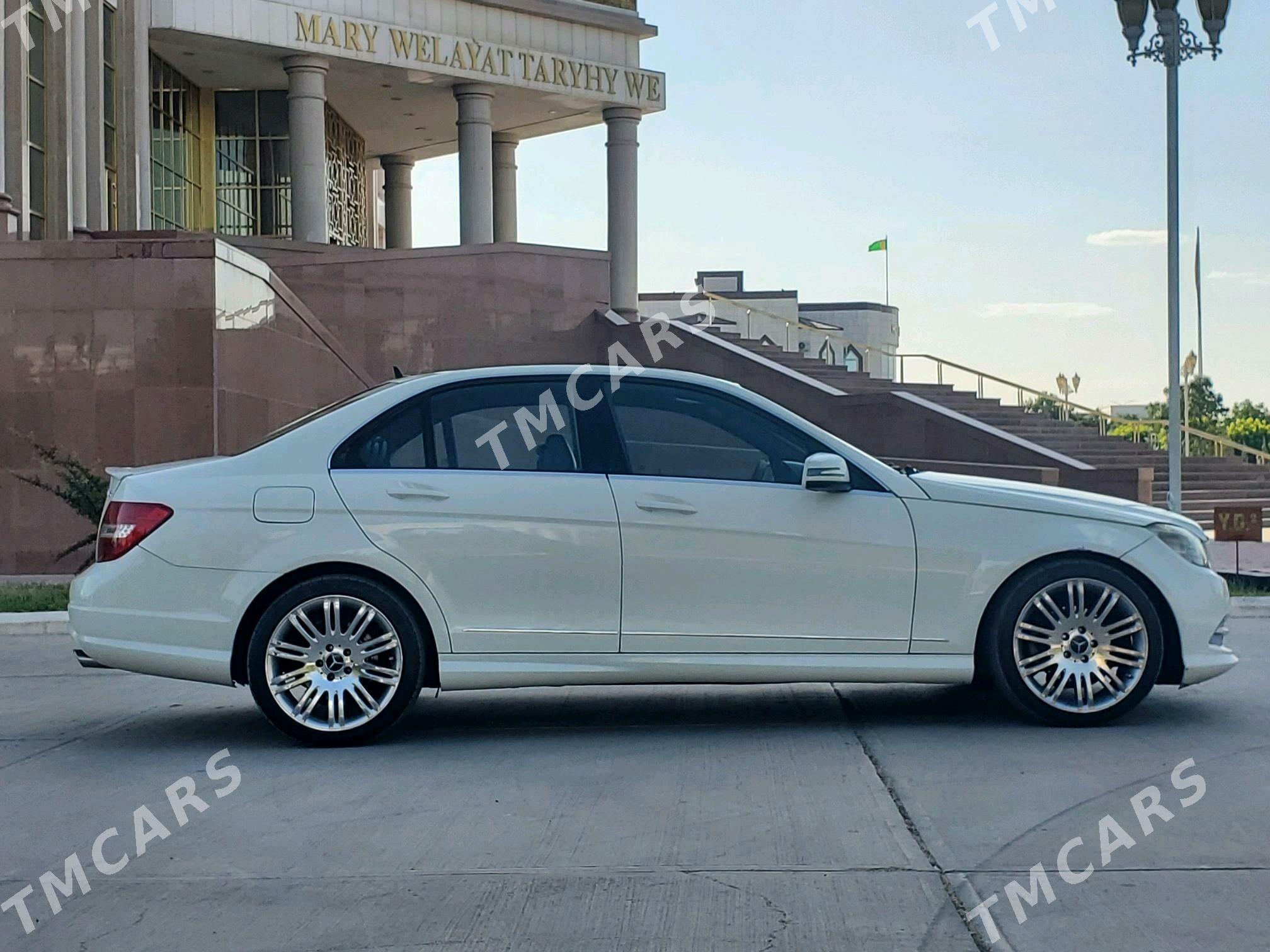 Mercedes-Benz C300 2010 - 195 000 TMT - Мары - img 8