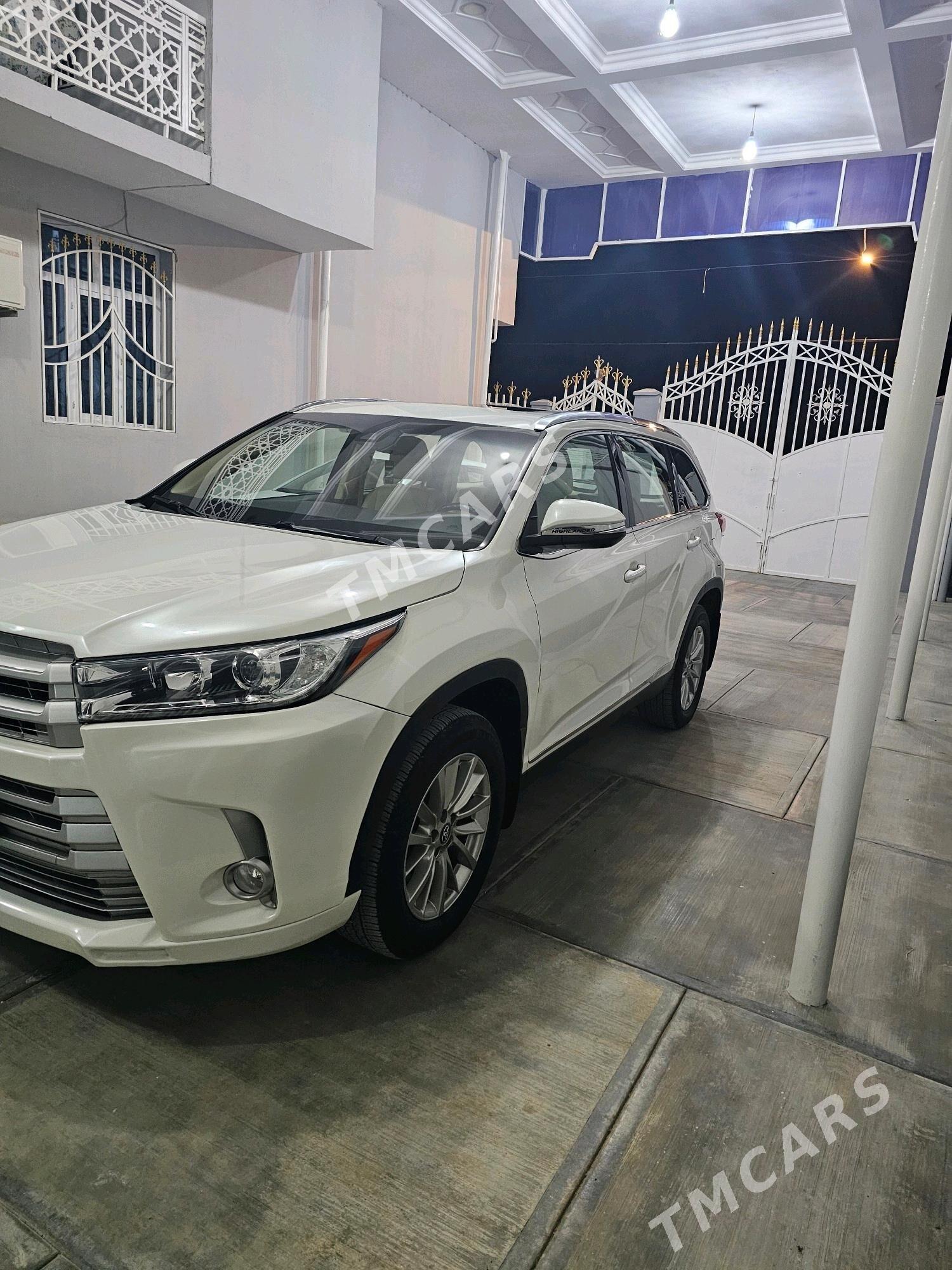 Toyota Highlander 2019 - 525 000 TMT - Gökdepe - img 3