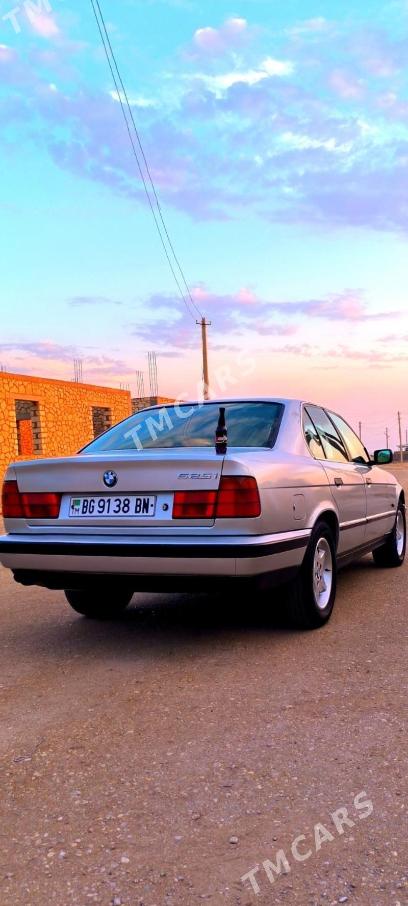 BMW 525 1993 - 56 000 TMT - Балканабат - img 8
