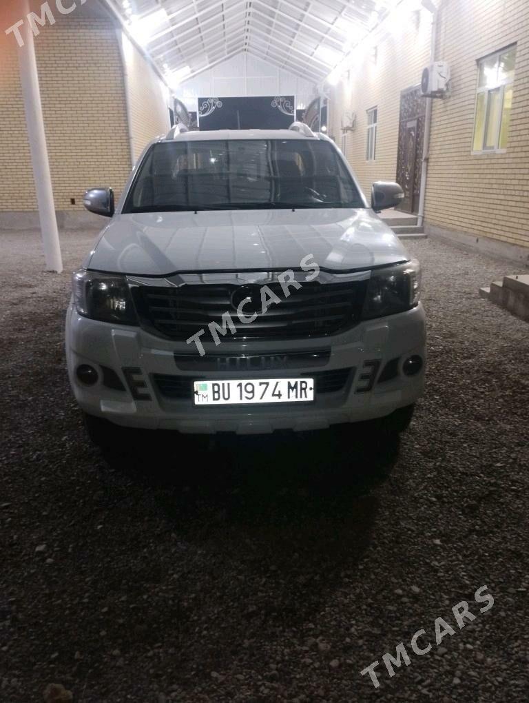 Toyota Hilux 2012 - 350 000 TMT - Мургап - img 4