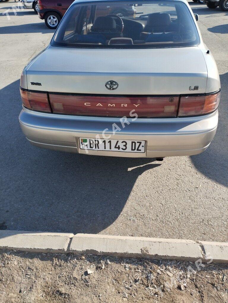 Toyota Camry 1993 - 70 000 TMT - Дашогуз - img 4