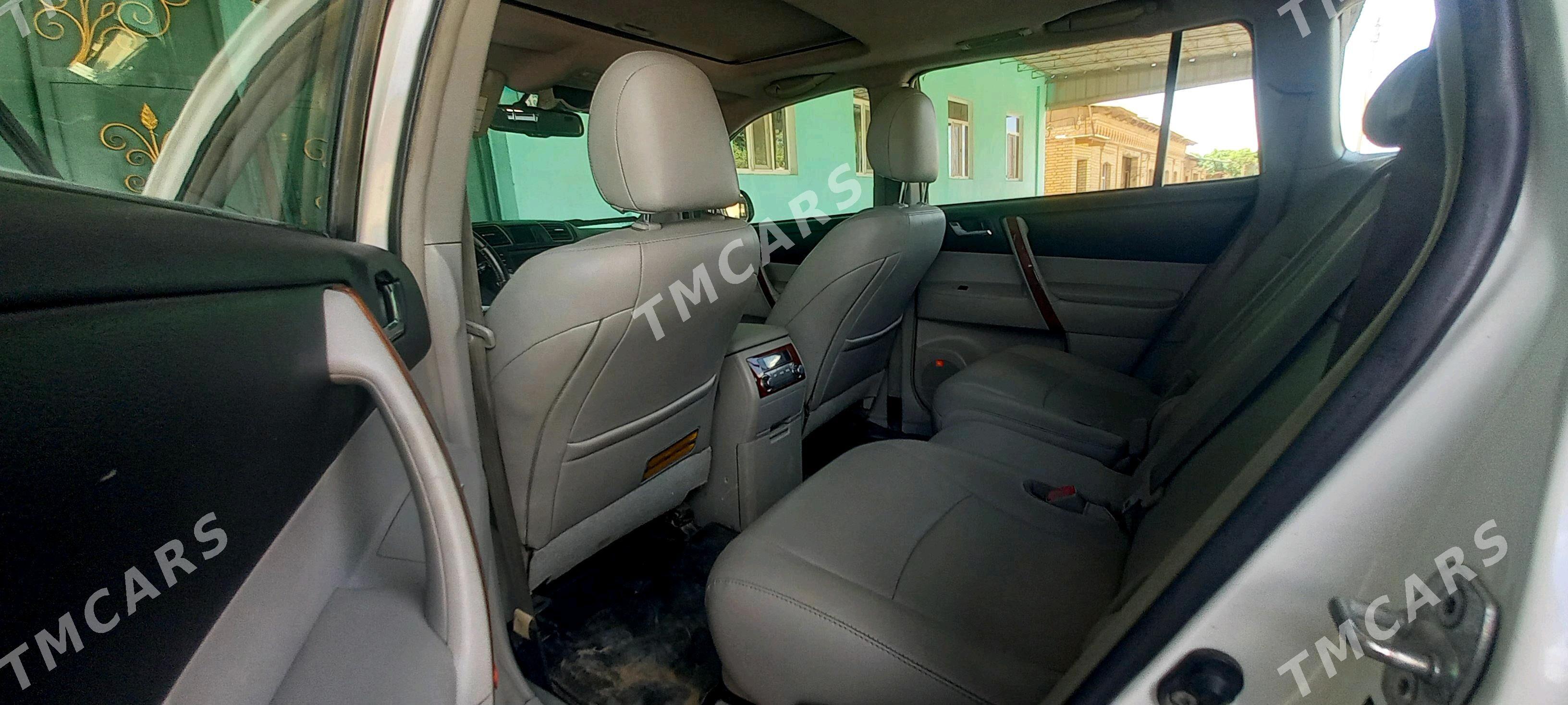 Toyota Highlander 2012 - 249 000 TMT - Туркменабат - img 7