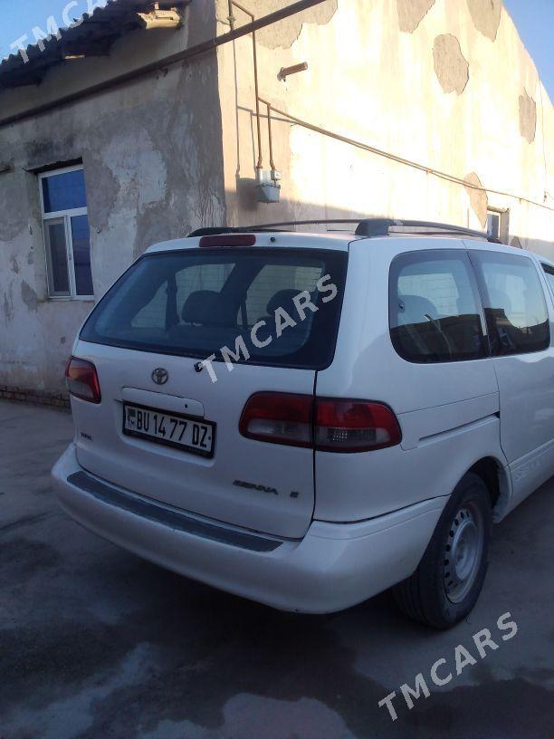 Toyota Sienna 2001 - 110 000 TMT - Гурбансолтан Едже - img 3