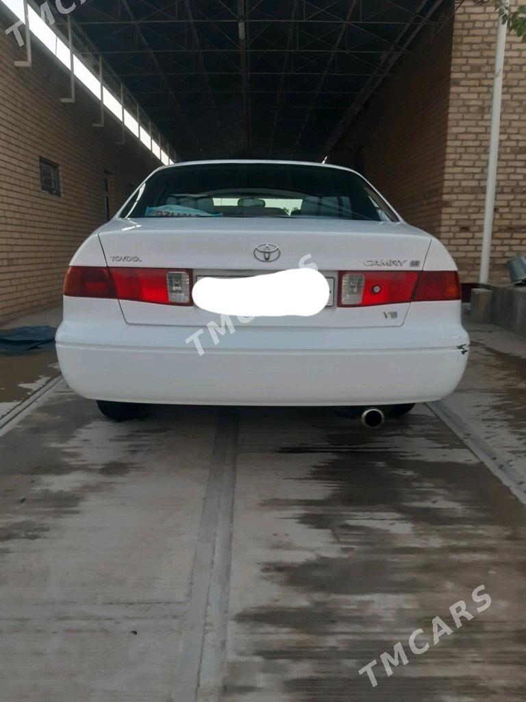 Toyota Camry 2000 - 125 000 TMT - Мары - img 3