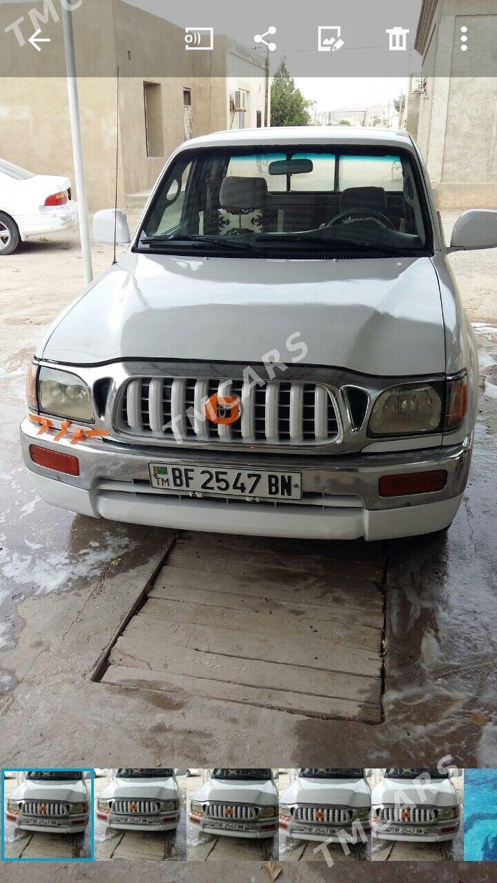 Toyota Hilux 2002 - 90 000 TMT - Türkmenbaşy - img 2