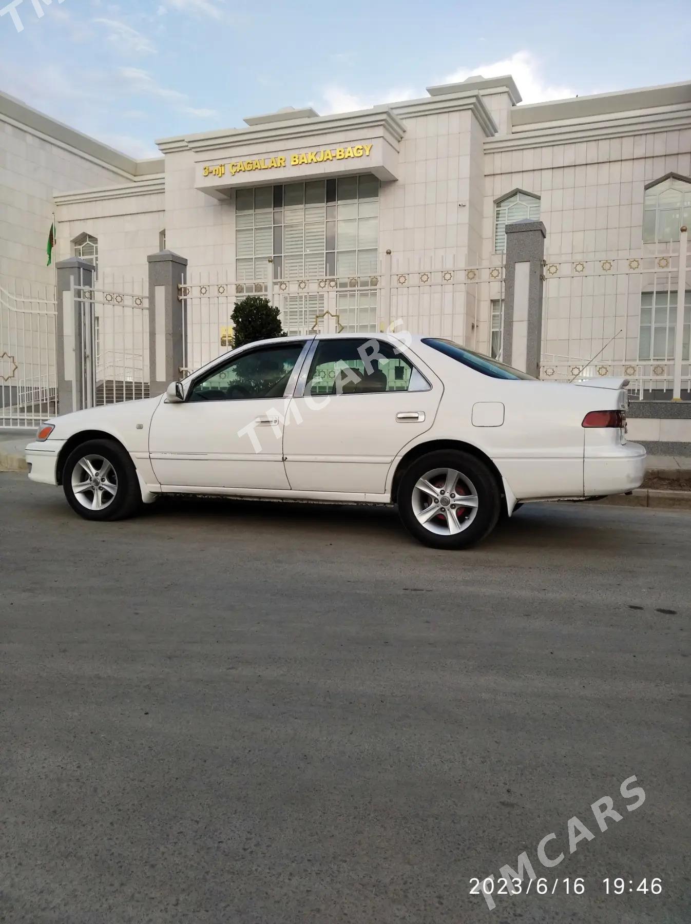 Toyota Camry 1999 - 95 000 TMT - Бабадайхан - img 3