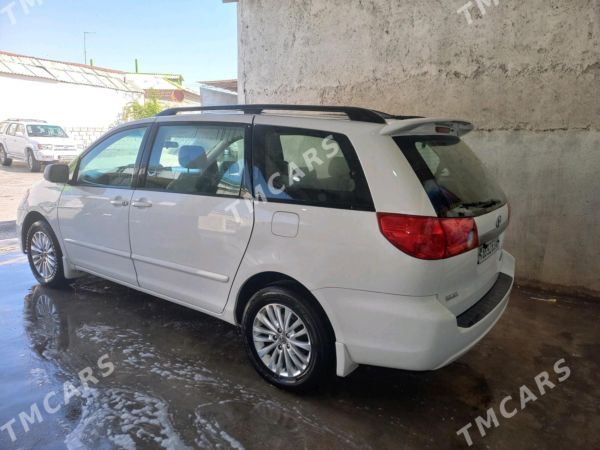 Toyota Sienna 2008 - 190 000 TMT - Чоганлы - img 4