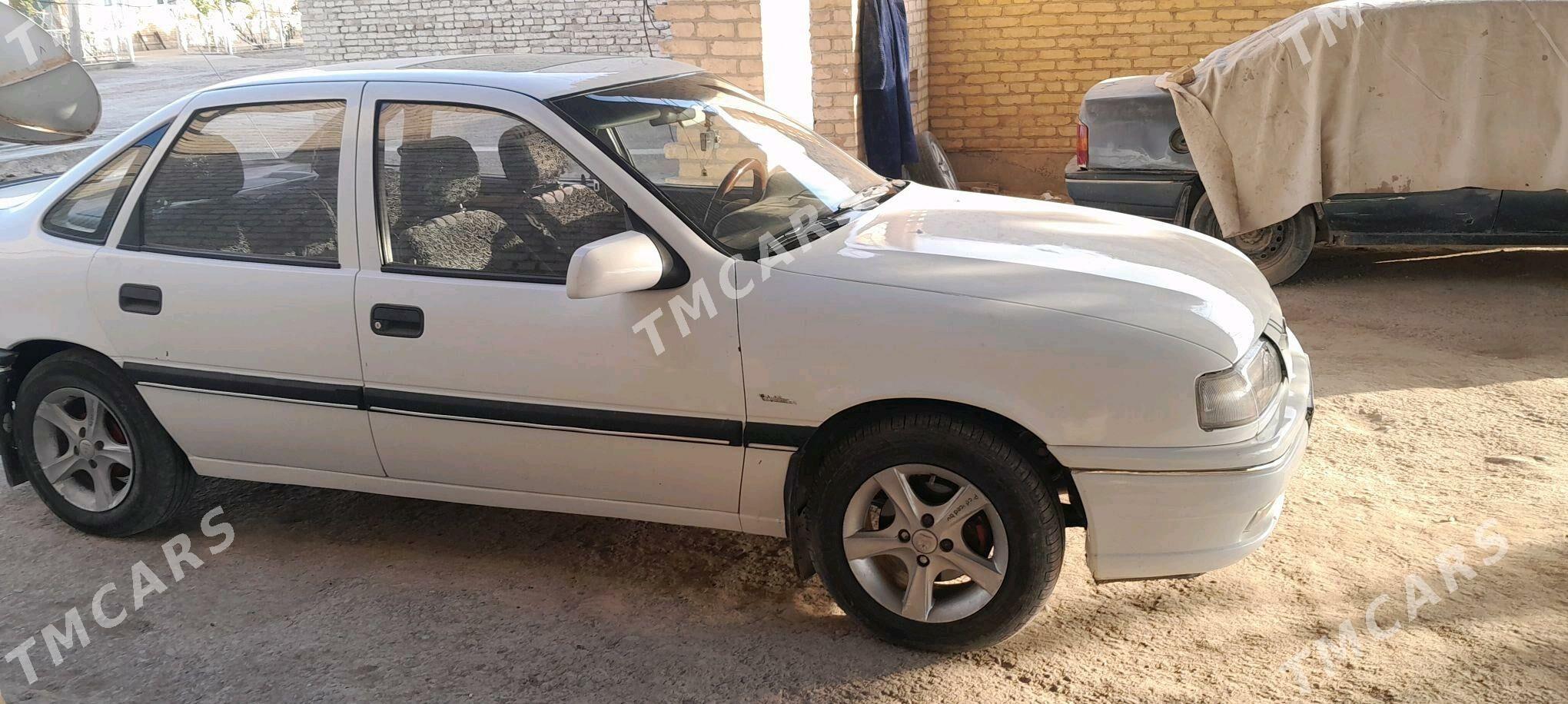 Opel Vectra 1994 - 30 000 TMT - Сакар - img 3
