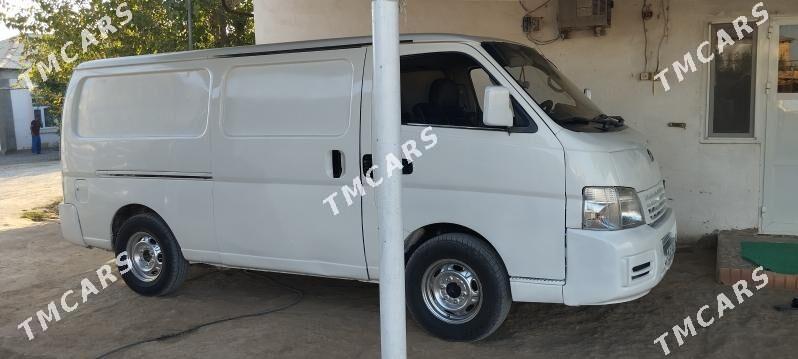 Toyota Hiace 2003 - 130 000 TMT - Мары - img 4