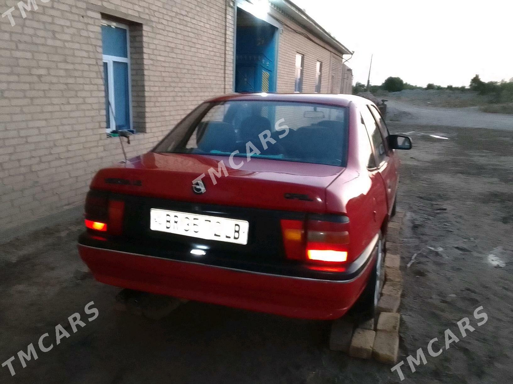 Opel Vectra 1992 - 30 000 TMT - Фарап - img 2