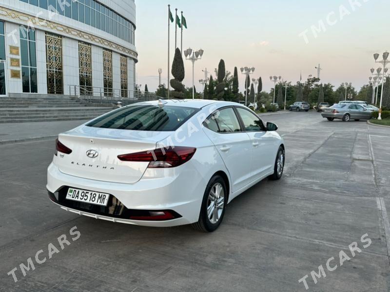 Hyundai Elantra 2019 - 210 000 TMT - Мары - img 4