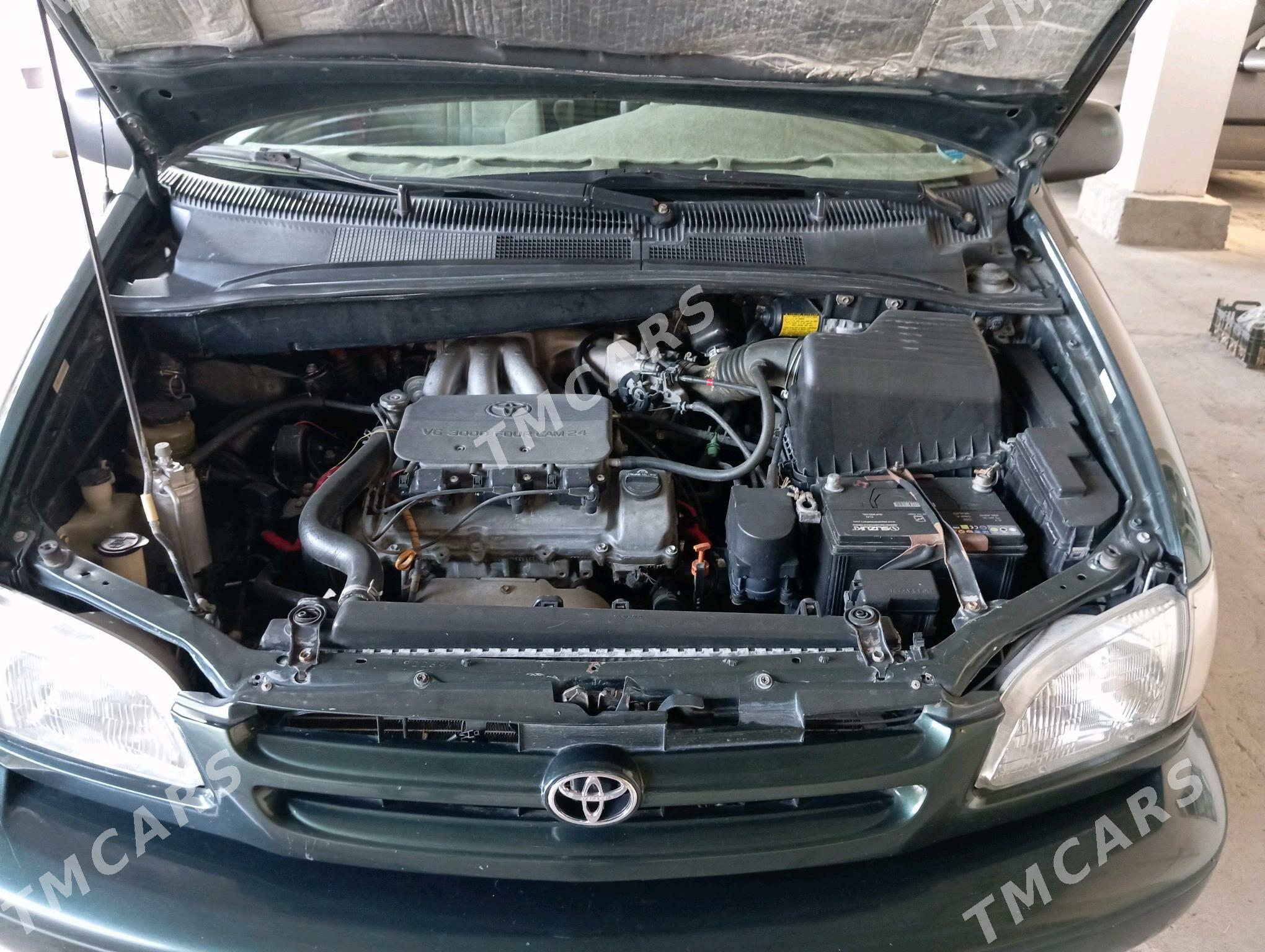 Toyota Sienna 2000 - 140 000 TMT - Farap - img 4