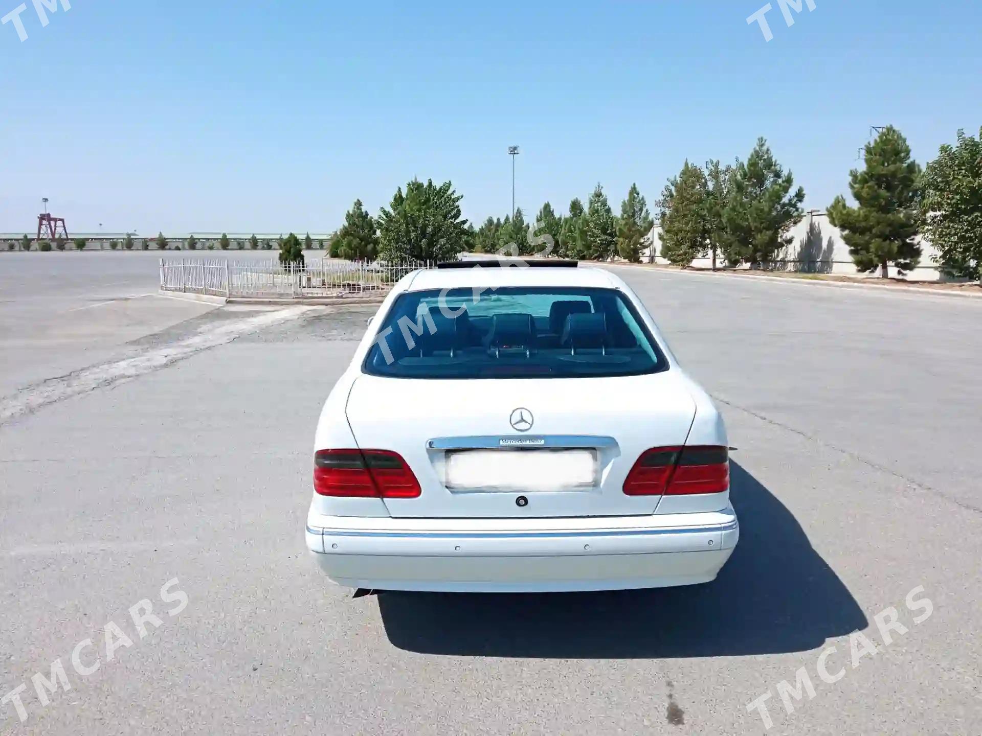 Mercedes-Benz E320 2000 - 110 000 TMT - Aşgabat - img 4