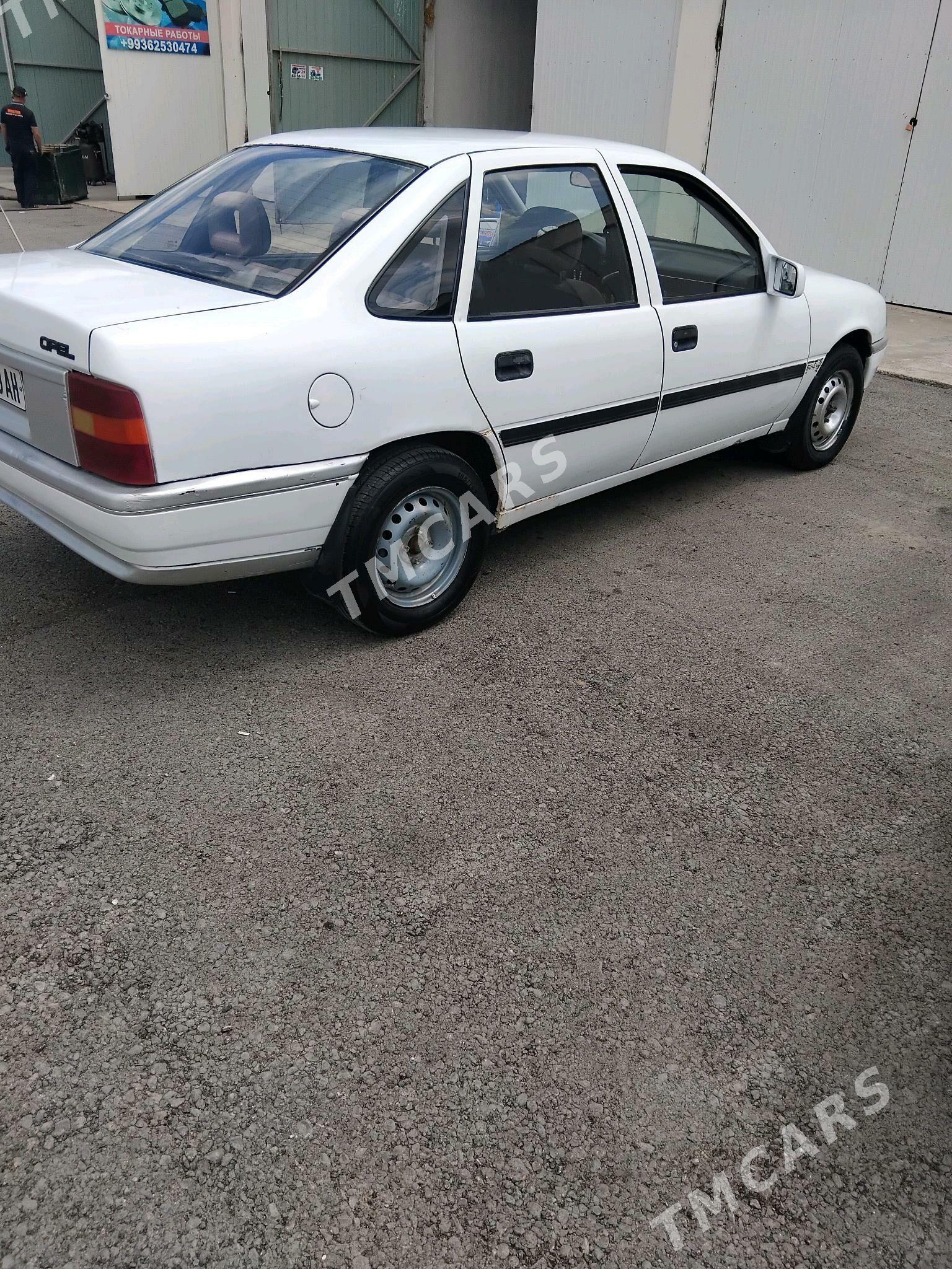 Opel Vectra 1989 - 26 000 TMT - Анев - img 2