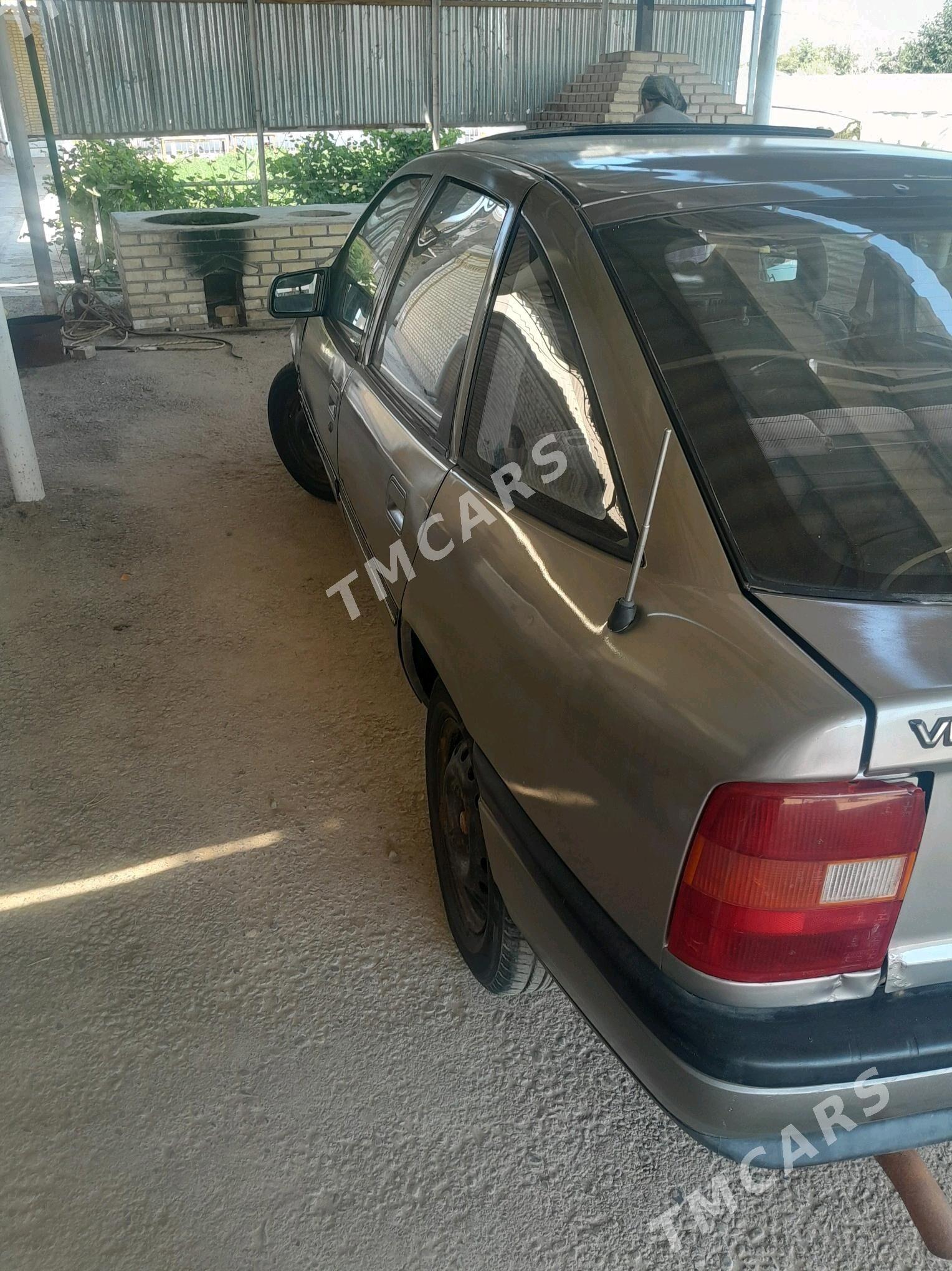 Opel Vectra 1989 - 25 000 TMT - Murgap - img 6
