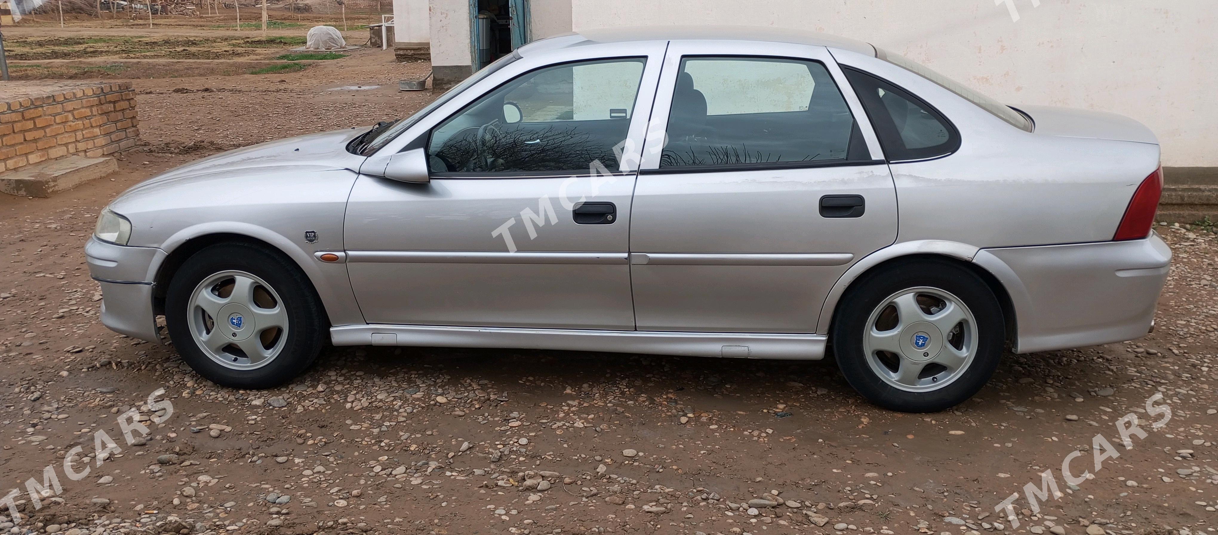 Opel Vectra 1999 - 33 000 TMT - Тагтабазар - img 4