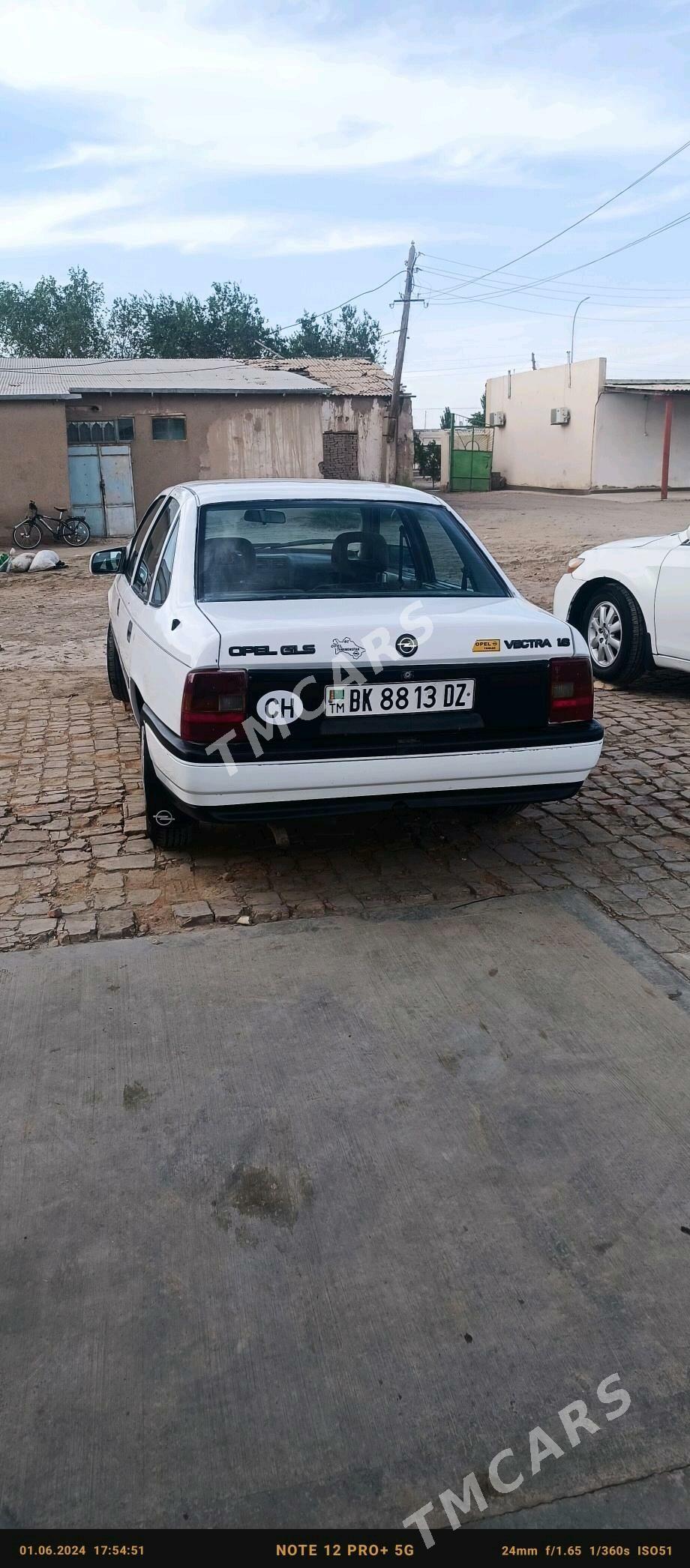 Opel Vectra 1990 - 25 000 TMT - Гурбансолтан Едже - img 4