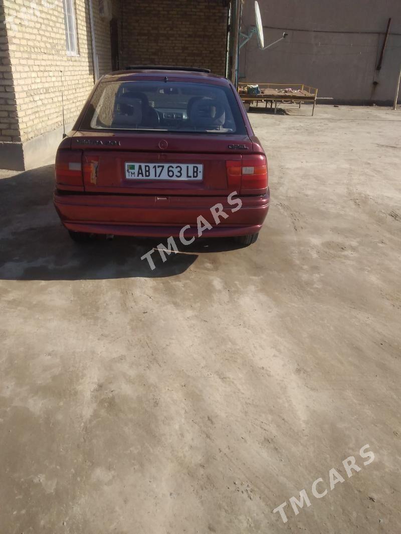 Opel Vectra 1993 - 23 000 TMT - Фарап - img 6